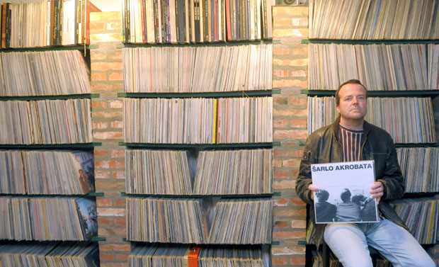 Дођи, да опет слушамо плоче